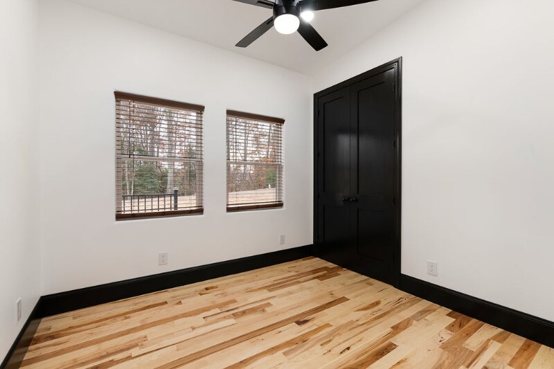 Building Photo - 92 Riverside Dr