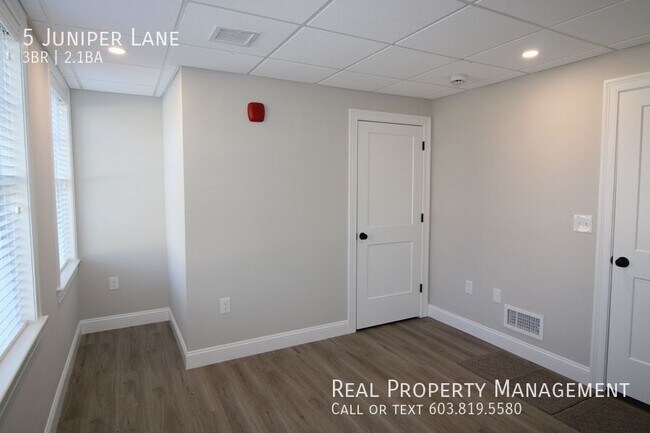 Building Photo - 5 Juniper Ln