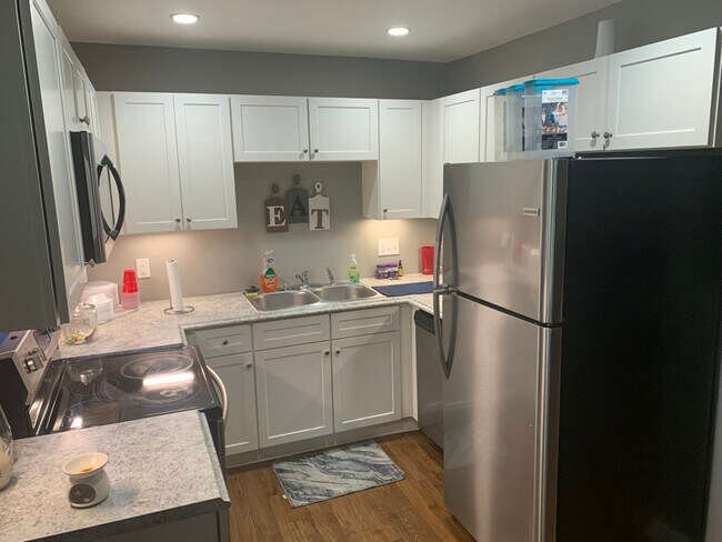 Building Photo - 4838 Bartlett Rd