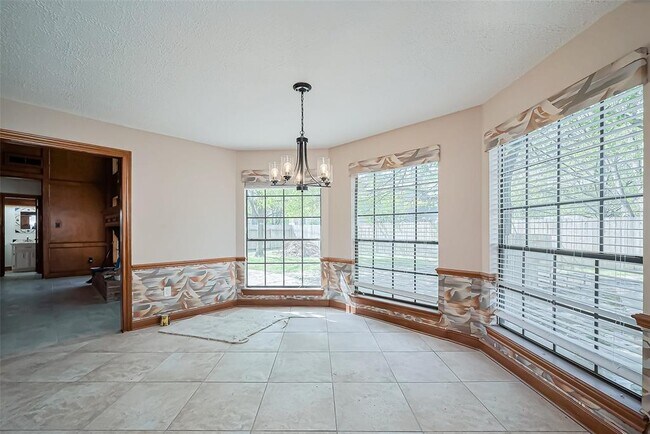 Building Photo - 18307 Champion Forest Dr