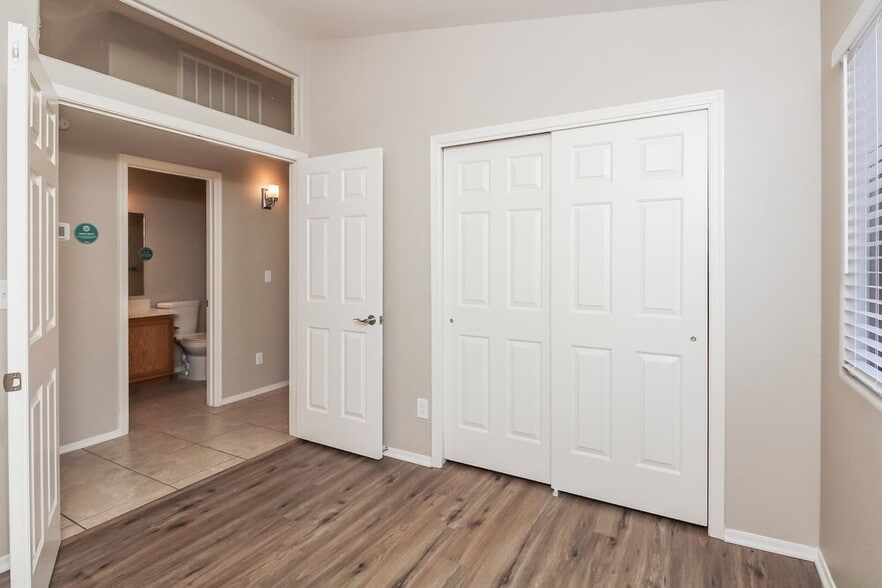 Building Photo - 8523 N Cantora Way