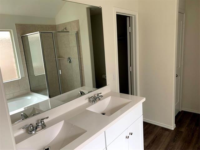 Building Photo - 2444 Larimar Dr