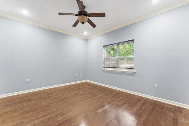 Building Photo - 620 Bienville St