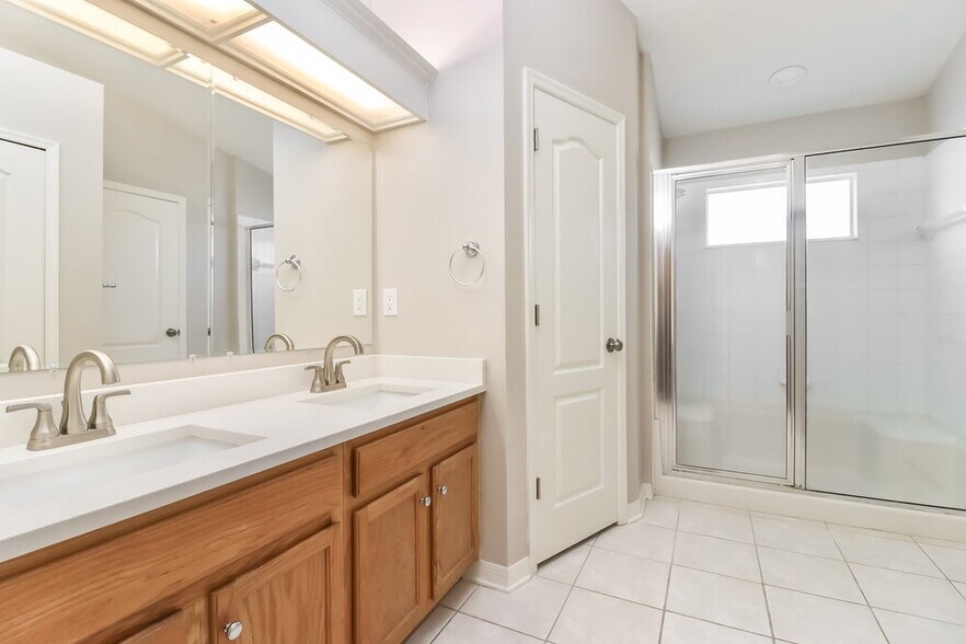 Building Photo - 29505 Morningmist Dr