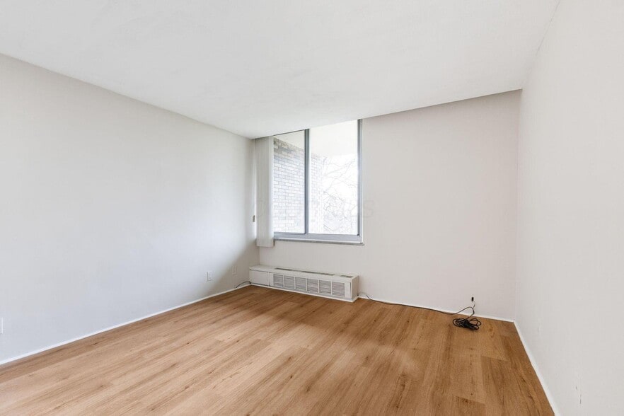 Building Photo - 1000 Urlin Ave