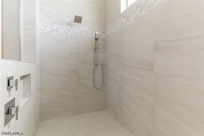 Building Photo - 6051 Plana Cays Dr