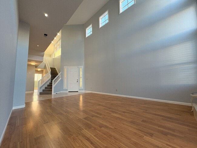 Building Photo - Charming Waterfront Single Family Home in Redwood Shores Available Now!