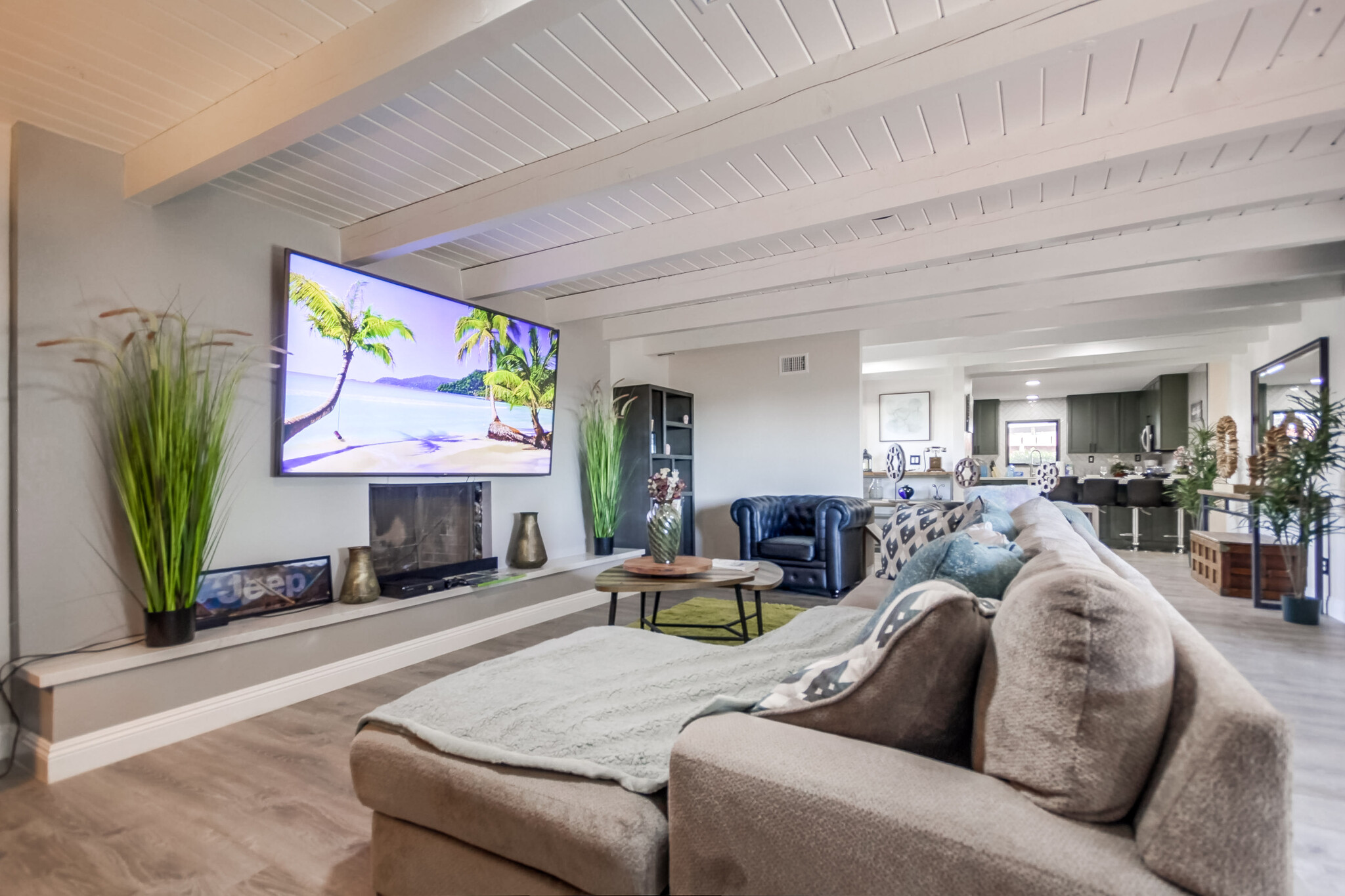 Stream endless shows on the flat screen TV, perfect for watching your top picks - 5551 Churchward St