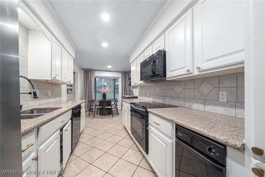 Building Photo - 3021 S 96th St