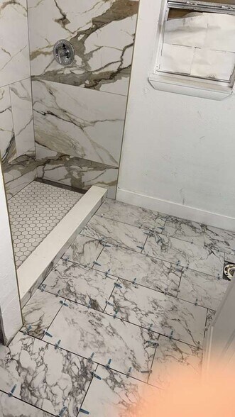 Building Photo - 301 N Westmoreland Dr