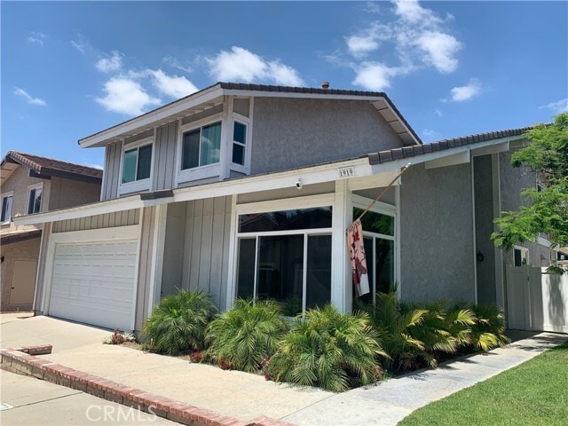 Building Photo - 1919 Los Alamitos Dr