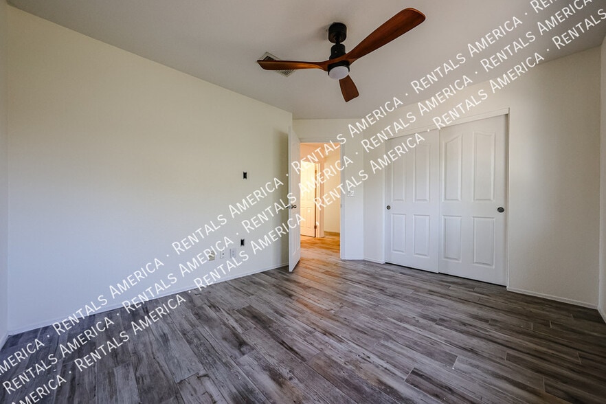 Building Photo - 1140 N Cambridge St