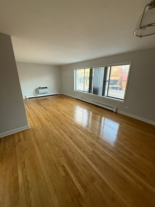 Building Photo - 3852 N Elston Ave