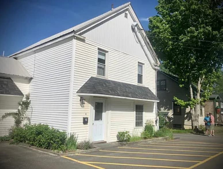 Building Photo - 657 Maine Ave