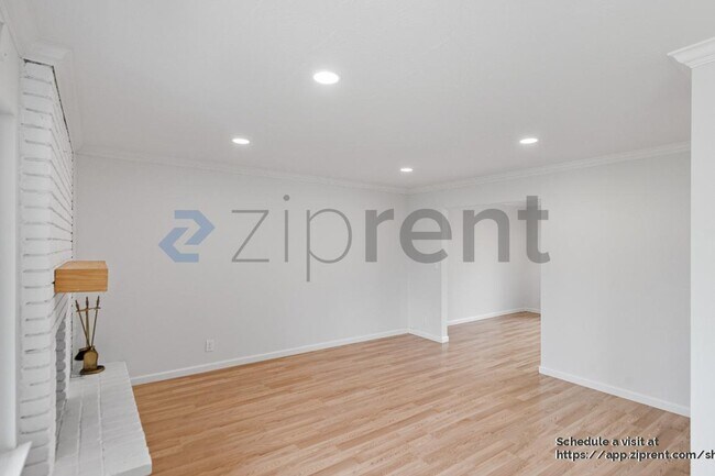 Building Photo - 843 Peary Ln