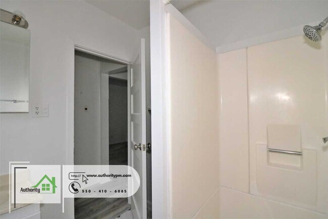 Building Photo - 3240 Veda - West Redding - "Pet Considered"