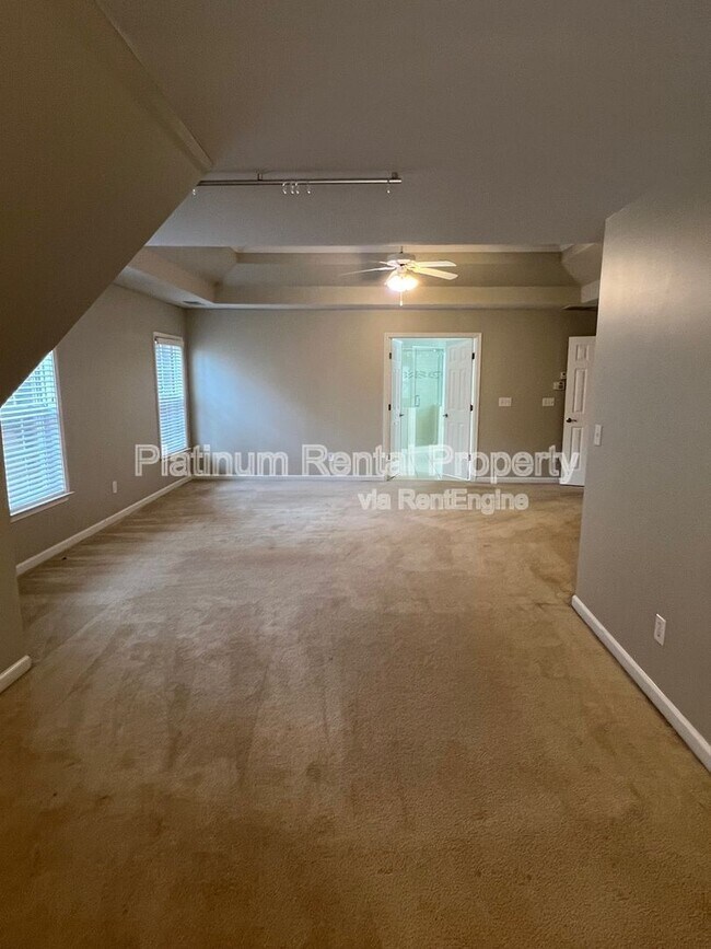 Building Photo - 7170 Belcrest Dr