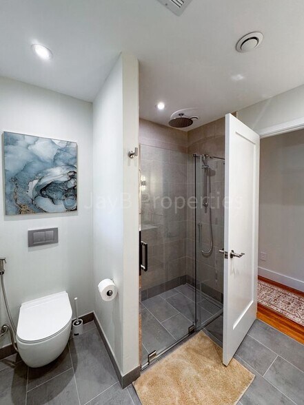 Building Photo - 3169 Cloverhurst Dr