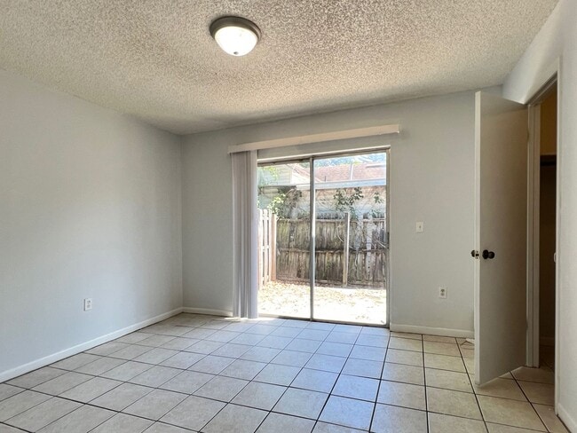 Building Photo - 329 7th St SW