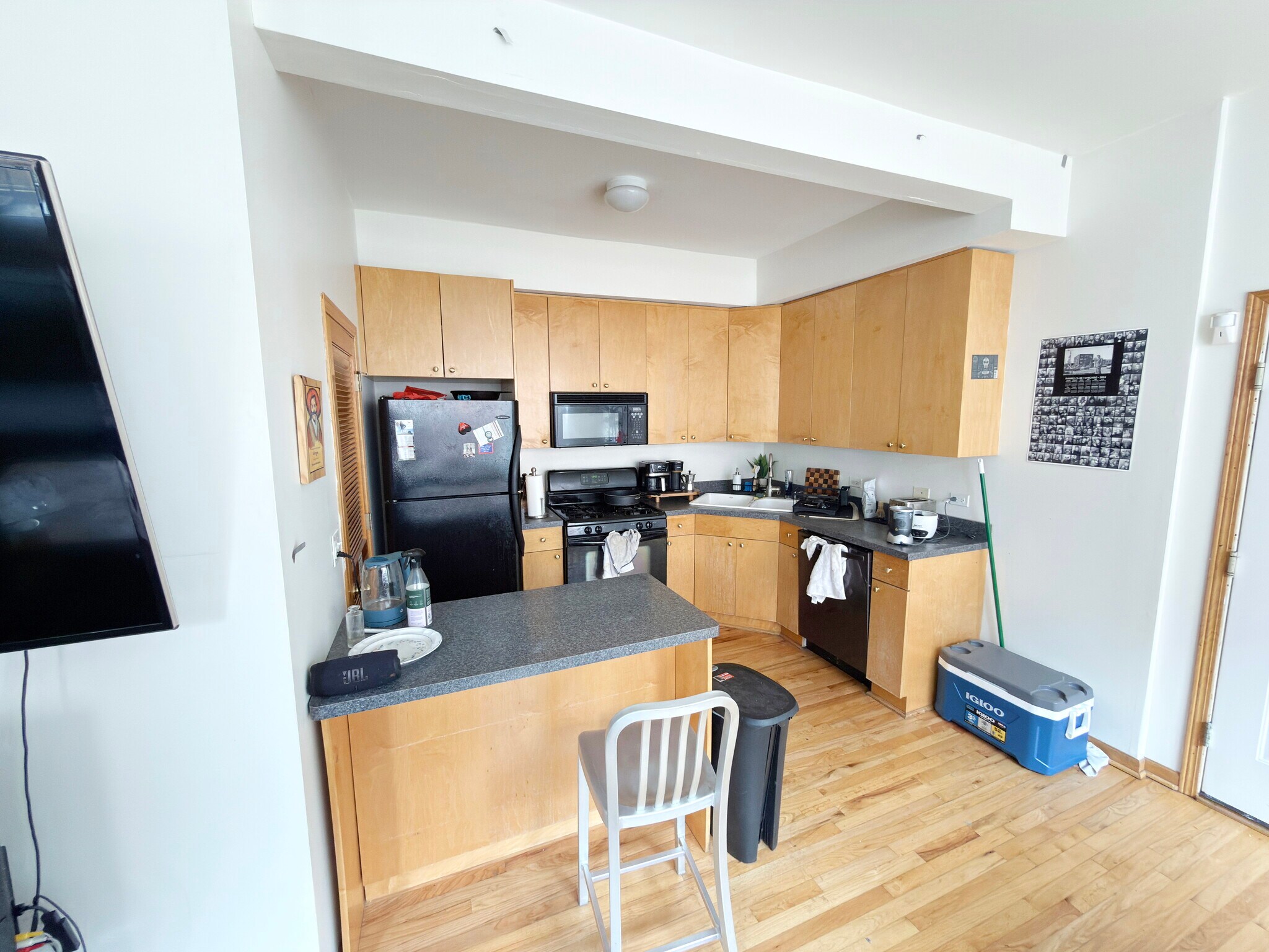 Building Photo - 1446 N Leavitt St