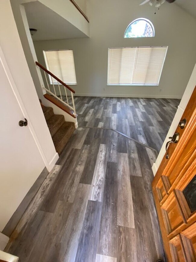 Building Photo - Silvercreek beauty. Come make this beautif...