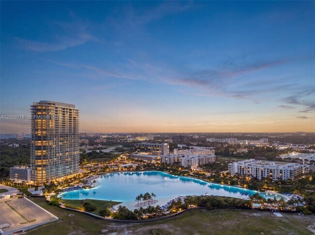 Building Photo - 2411 Laguna Cir
