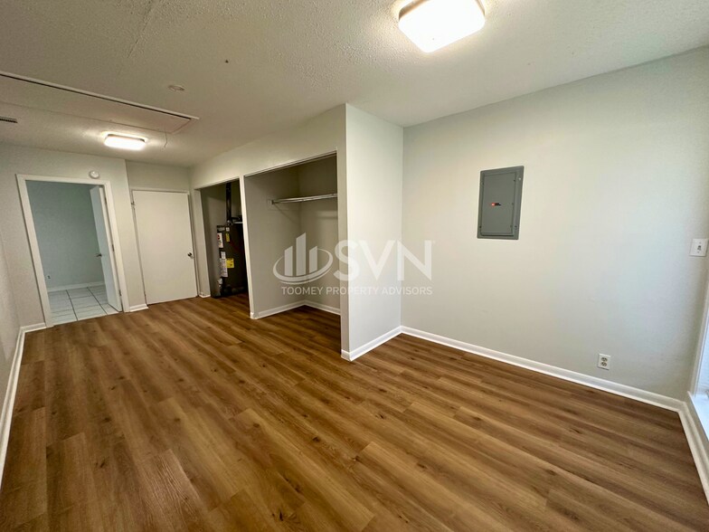 Building Photo - 110 Windsor Dr