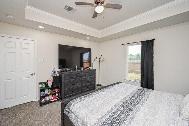 Building Photo - 1739 Cemetery Rd