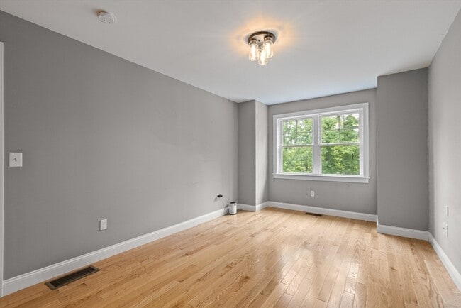 Building Photo - 129 Acton St