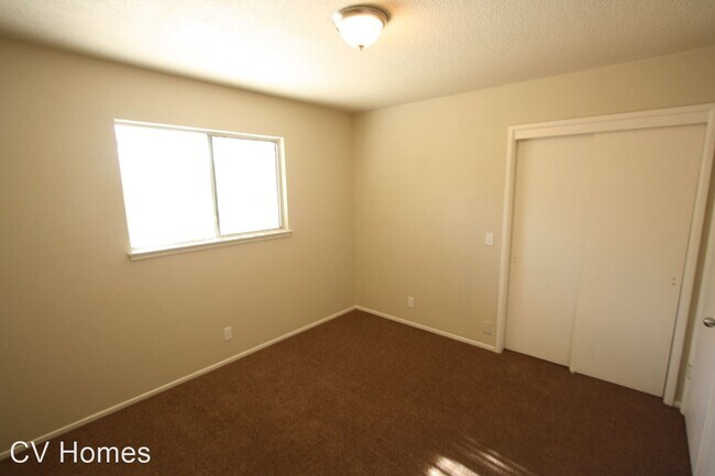 Building Photo - 3 br, 2 bath House - 4733 E. Orleans Ave.