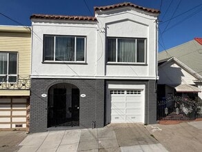 Building Photo - Newly Renovated Upper Unit – Bright 3BD / 1.5BA