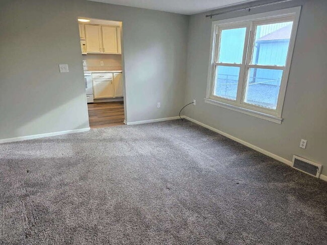 Building Photo - 114 N 5th St