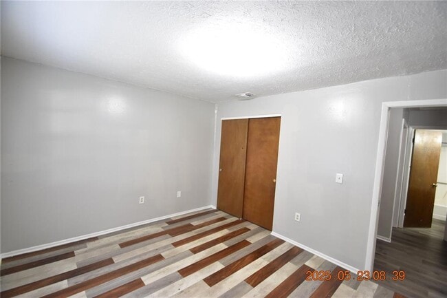 Building Photo - 10405 N Arden Ave