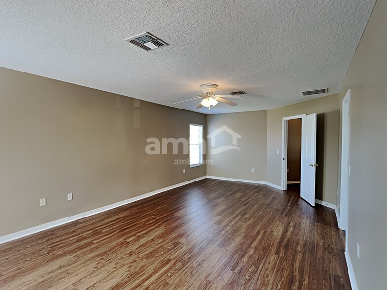 Building Photo - 309 Verdi St