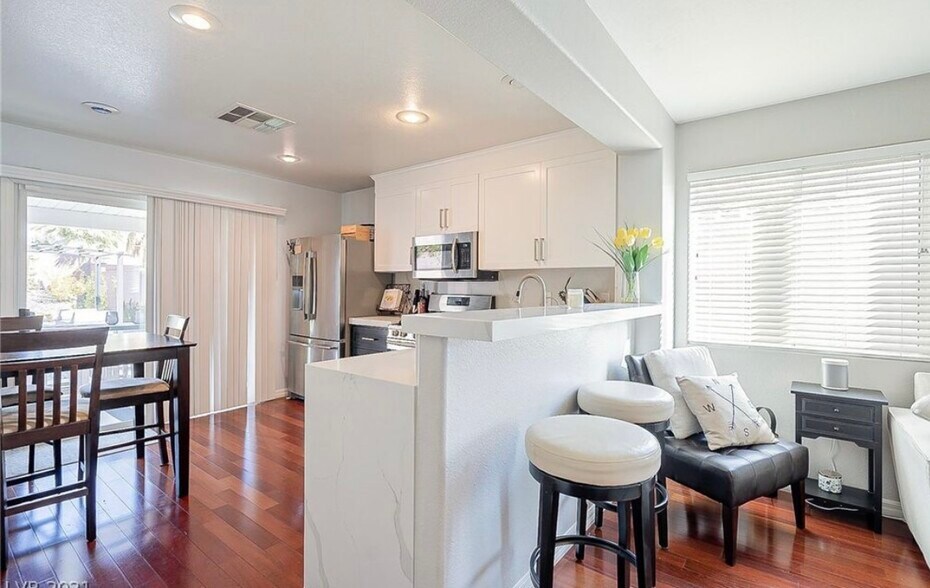 Building Photo - 10240 Falling Needle Ave