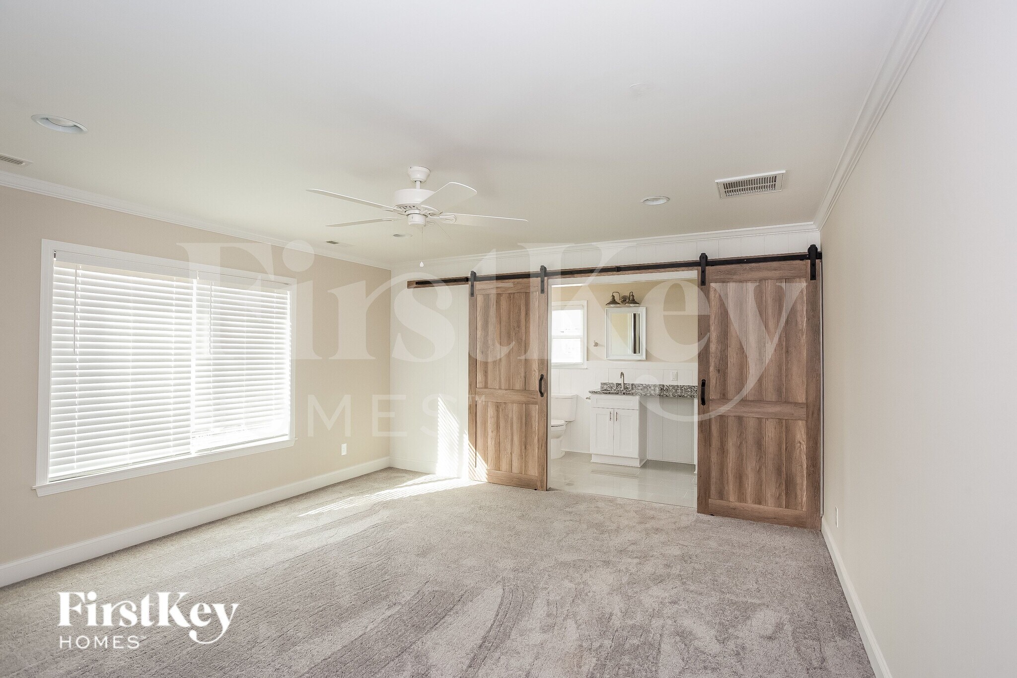 Building Photo - 621 E Mills Dr