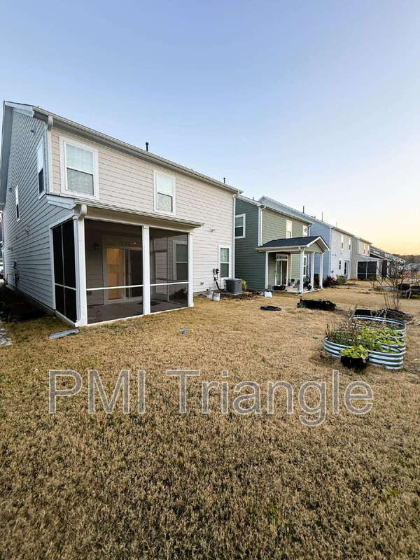 Building Photo - 2280 Grants Pass Station