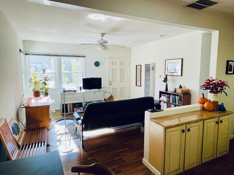 living room - 4210 Ince Blvd