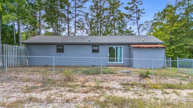 Building Photo - 6923 Barter Dr