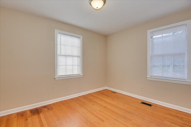 Building Photo - 1510 Heard Ave