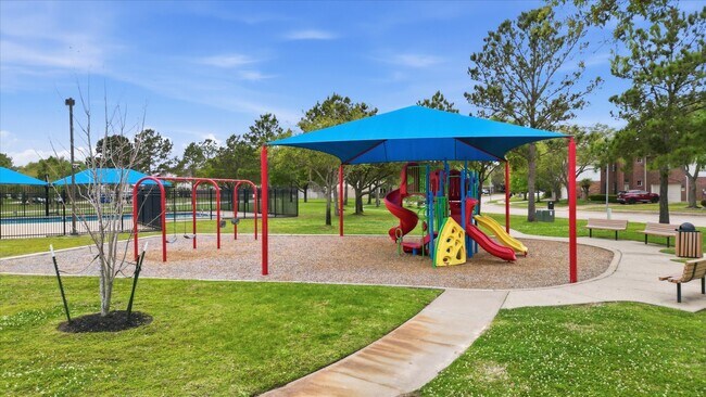 Building Photo - 17915 Quiet Loch Ln