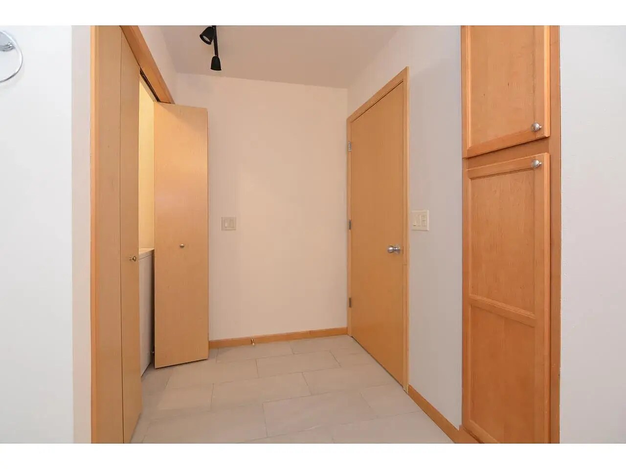 Building Photo - 8206 Starr Grass Dr