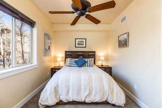 Building Photo - 5518 Lillehammer Ln