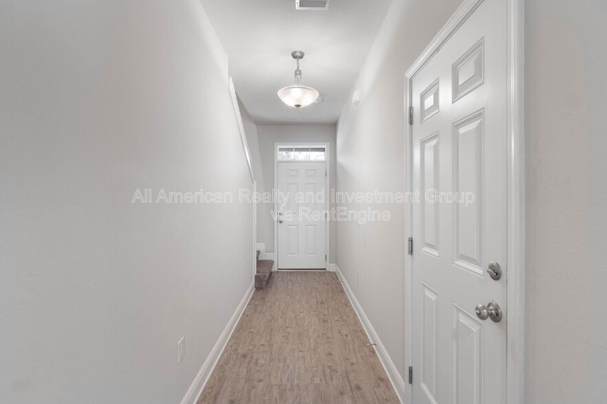 Building Photo - 8827 Little Cormorant Ln