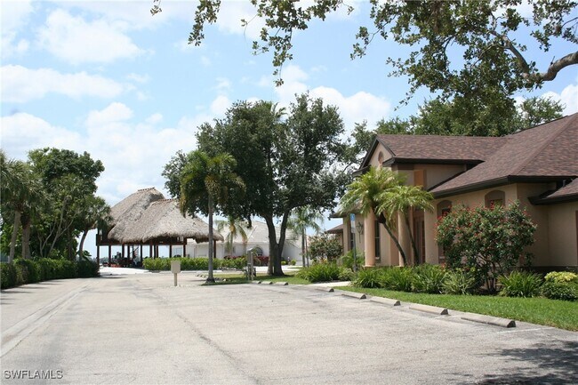 Building Photo - 15472 Admiralty Cir