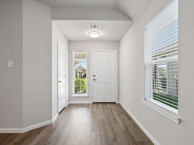 Building Photo - 2546 Steelhead Dr