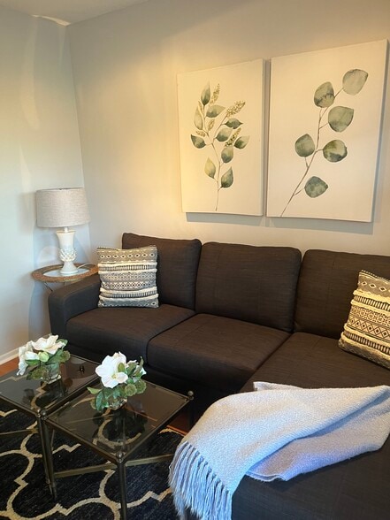 Building Photo - 110 Spring Lake Ct