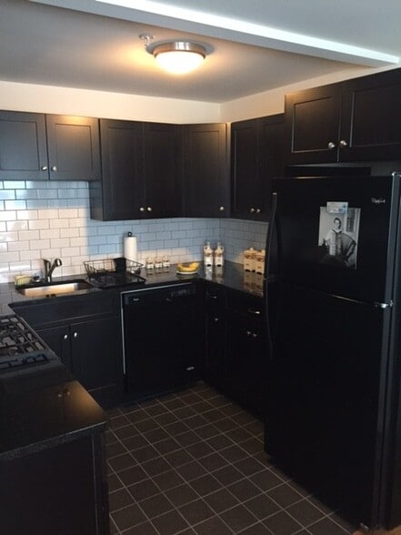 Building Photo - 331 South Ave