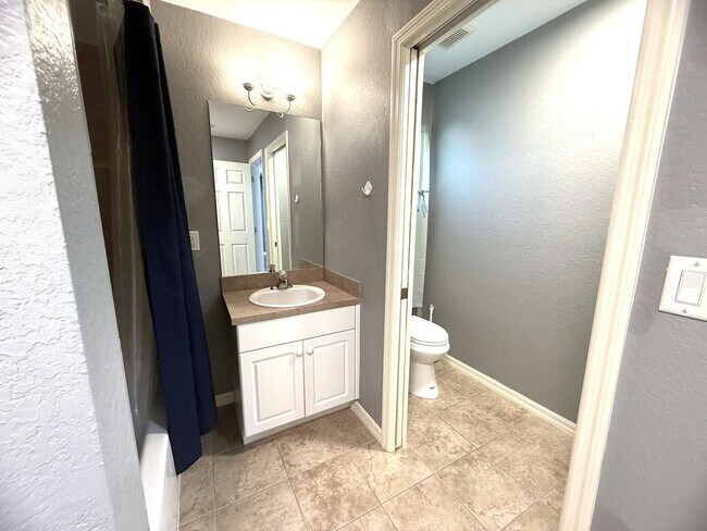 Building Photo - FIRST MONTH'S RENT FREE! STUNNING 4/2/2 IN NW CAPE!