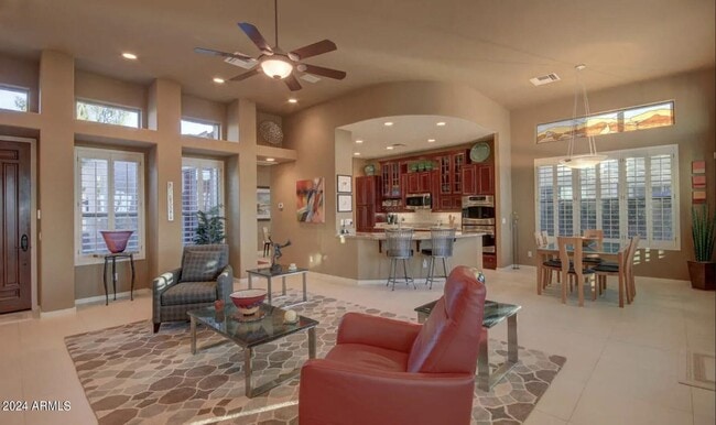 Building Photo - 1223 E Moss St